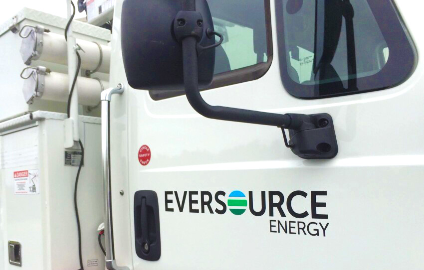 Eversource Energy protects technicians with Volt Stick LV50