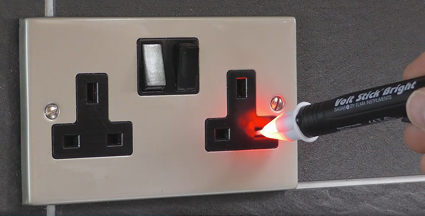 Volt Stick Bright testing with electrical socket switch on - voltage present